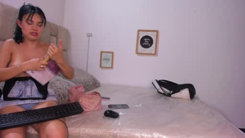 Johana y Santiago online show from 01/17/26, 08:56
