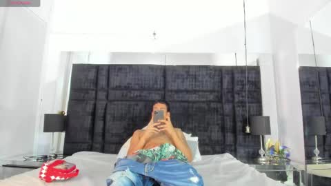 Johana y Santiago online show from 05/09/26, 05:23