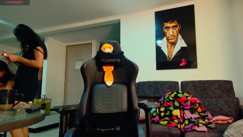 Snapshot of latin_couple77 chatting on 02/23/25, 02:51 Sara y Andy online show from 02/23/25, 02:51