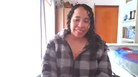 Snapshot of latina_hot84 chatting on 12/16/24, 02:16 Mercedes online show from 12/16/24, 02:16