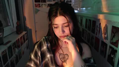 miiiiiiaaaa online show from 01/16/25, 01:25