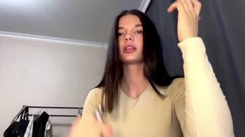 Sophie online show from 06/17/26, 03:24