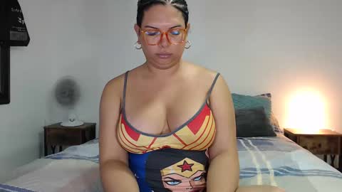 Snapshot of latinaflower_ts chatting on 11/23/25, 03:17 FLOR SALVAJE online show from 11/23/25, 03:17