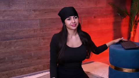 Latina online show from 12/20/25, 05:42