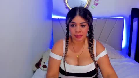 Snapshot of latinamav22 chatting on 04/30/26, 10:14 latinamav22 online show from 04/30/26, 10:14