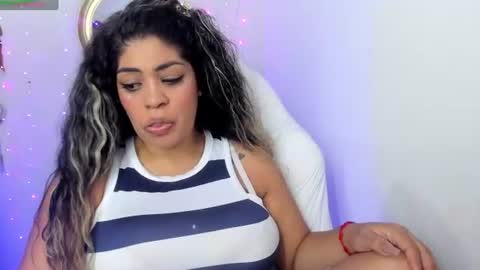 latinamav22 online show from 07/25/26, 01:58