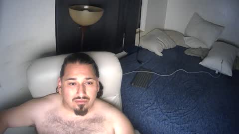 Snapshot of latinbb3030 chatting on 10/13/25, 04:34 LatinoBB online show from 10/13/25, 04:34