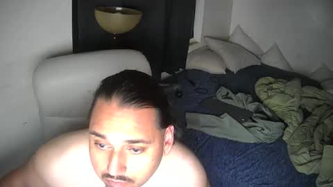 Snapshot of latinbb3030 chatting on 10/24/25, 08:11 LatinoBB online show from 10/24/25, 08:11