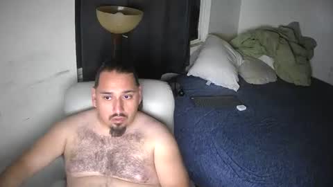 Snapshot of latinbb3030 chatting on 10/29/25, 04:15 LatinoBB online show from 10/29/25, 04:15