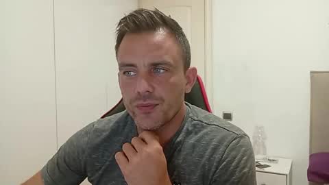LatinBlueBoy online show from 09/08/25, 08:41