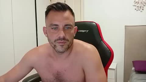 LatinBlueBoy online show from 09/17/25, 09:38