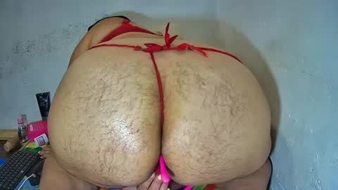 latincurvy1992 online show from 09/15/25, 06:41