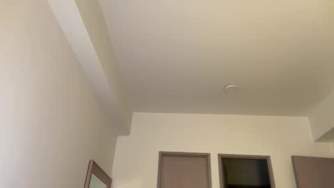 Snapshot of latinella chatting on 10/30/25, 07:43 Hi - online show from 10/30/25, 07:43