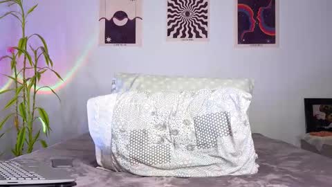 Snapshot of latinguyxl chatting on 10/12/25, 10:09 Logan online show from 10/12/25, 10:09