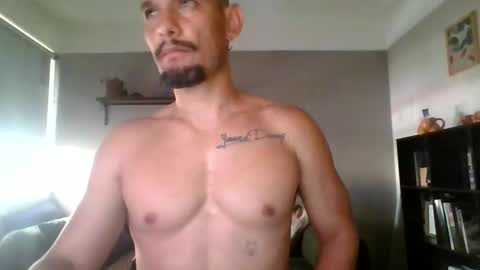 Snapshot of latinhotcouple33 chatting on 05/28/26, 10:40 wolves online show from 05/28/26, 10:40