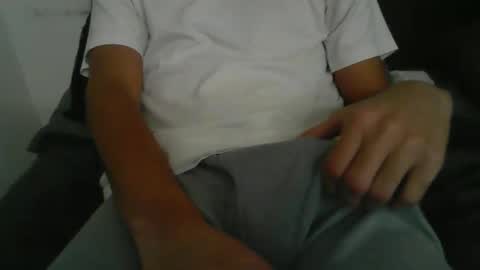 Snapshot of latinman7945 chatting on 12/15/25, 07:45 latinman7945 online show from 12/15/25, 07:45