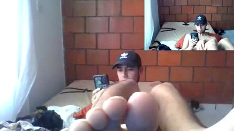 Snapshot of latinmansmoking chatting on 11/11/25, 06:30 latinmansmoking online show from 11/11/25, 06:30