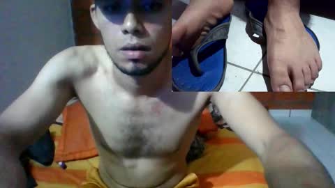 Snapshot of latinmansmoking chatting on 11/12/25, 06:36 latinmansmoking online show from 11/12/25, 06:36