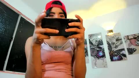 latinmia23hot online show from 02/22/25, 07:01