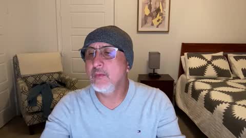 QS - INDEPENDENT MODEL online show from 10/16/25, 02:34