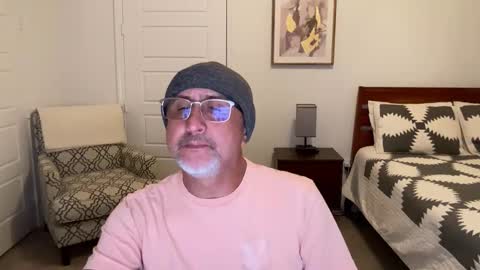 QS - INDEPENDENT MODEL online show from 10/17/25, 03:42