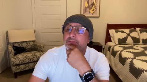 QS - INDEPENDENT MODEL online show from 10/24/25, 04:31