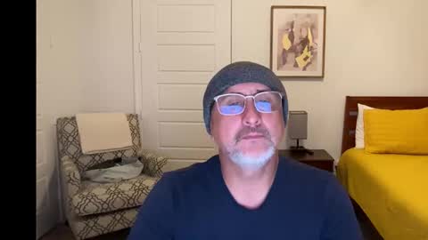 QS - INDEPENDENT MODEL online show from 11/23/25, 05:40