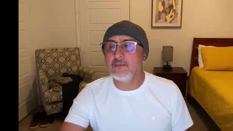 QS - INDEPENDENT MODEL online show from 12/03/25, 06:10