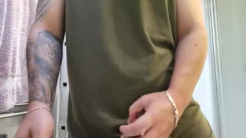 Snapshot of latino8484 chatting on 10/01/25, 06:19 latino8484 online show from 10/01/25, 06:19