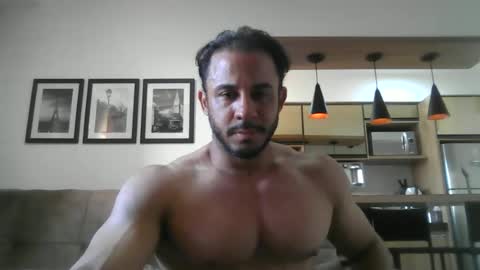 latino_rodri online show from 06/15/26, 08:22