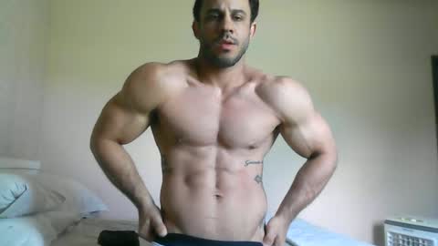 latino_rodri online show from 06/23/26, 04:49