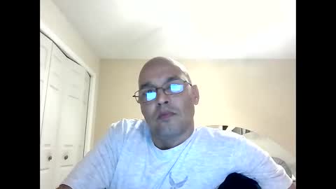 Snapshot of latinoinfla chatting on 12/25/24, 04:54 latinoinfla online show from 12/25/24, 04:54