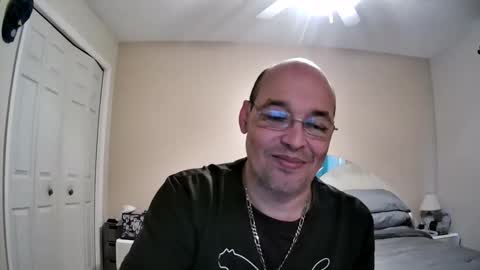 Snapshot of latinoinfla chatting on 02/14/26, 05:43 latinoinfla online show from 02/14/26, 05:43