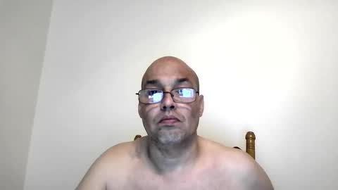 Snapshot of latinoinfla chatting on 02/19/26, 02:29 latinoinfla online show from 02/19/26, 02:29