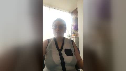 Snapshot of latinwishes chatting on 07/08/26, 09:30 Julieta online show from 07/08/26, 09:30