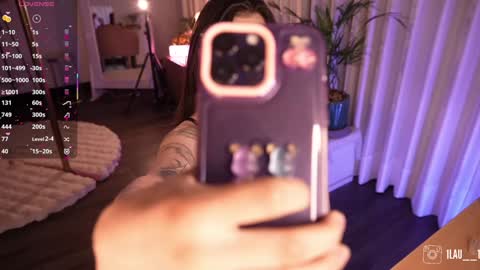 Snapshot of lau__1 chatting on 10/17/25, 07:16 IG 1lau 1 X 1lau 1 online show from 10/17/25, 07:16