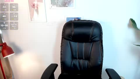 laukyubey1 online show from 07/11/26, 08:55