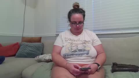 Snapshot of laulauma chatting on 12/10/24, 10:05 LauLauMa online show from 12/10/24, 10:05