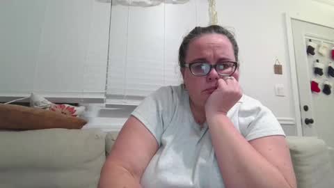 Snapshot of laulauma chatting on 12/20/24, 04:20 LauLauMa online show from 12/20/24, 04:20