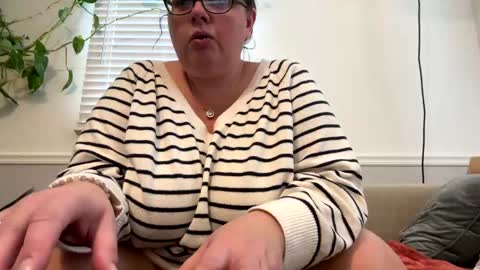 Snapshot of laulauma chatting on 01/10/25, 04:30 LauLauMa online show from 01/10/25, 04:30