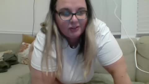 Snapshot of laulauma chatting on 01/13/25, 03:01 LauLauMa online show from 01/13/25, 03:01