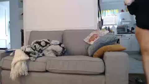 Snapshot of laulauma chatting on 02/15/25, 06:44 LauLauMa online show from 02/15/25, 06:44