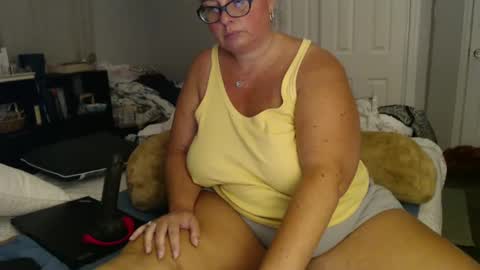 Snapshot of laulauma chatting on 09/14/25, 02:00 LauLauMa online show from 09/14/25, 02:00