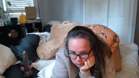 LauLauMa online show from 10/29/25, 03:36