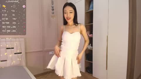 Snapshot of laumalove chatting on 04/27/26, 02:31 Lauma online show from 04/27/26, 02:31