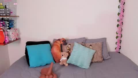 Snapshot of laura1__ chatting on 09/25/25, 11:19 laura1__ online show from 09/25/25, 11:19