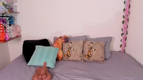 Snapshot of laura1__ chatting on 10/04/25, 10:08 laura1__ online show from 10/04/25, 10:08