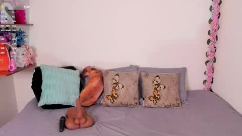 Snapshot of laura1__ chatting on 10/20/25, 11:16 laura1__ online show from 10/20/25, 11:16