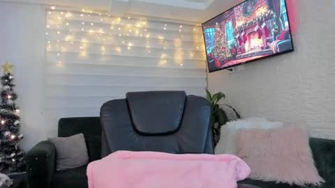 laura cruz online show from 12/06/24, 03:41