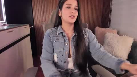 laura cruz online show from 06/20/26, 05:10